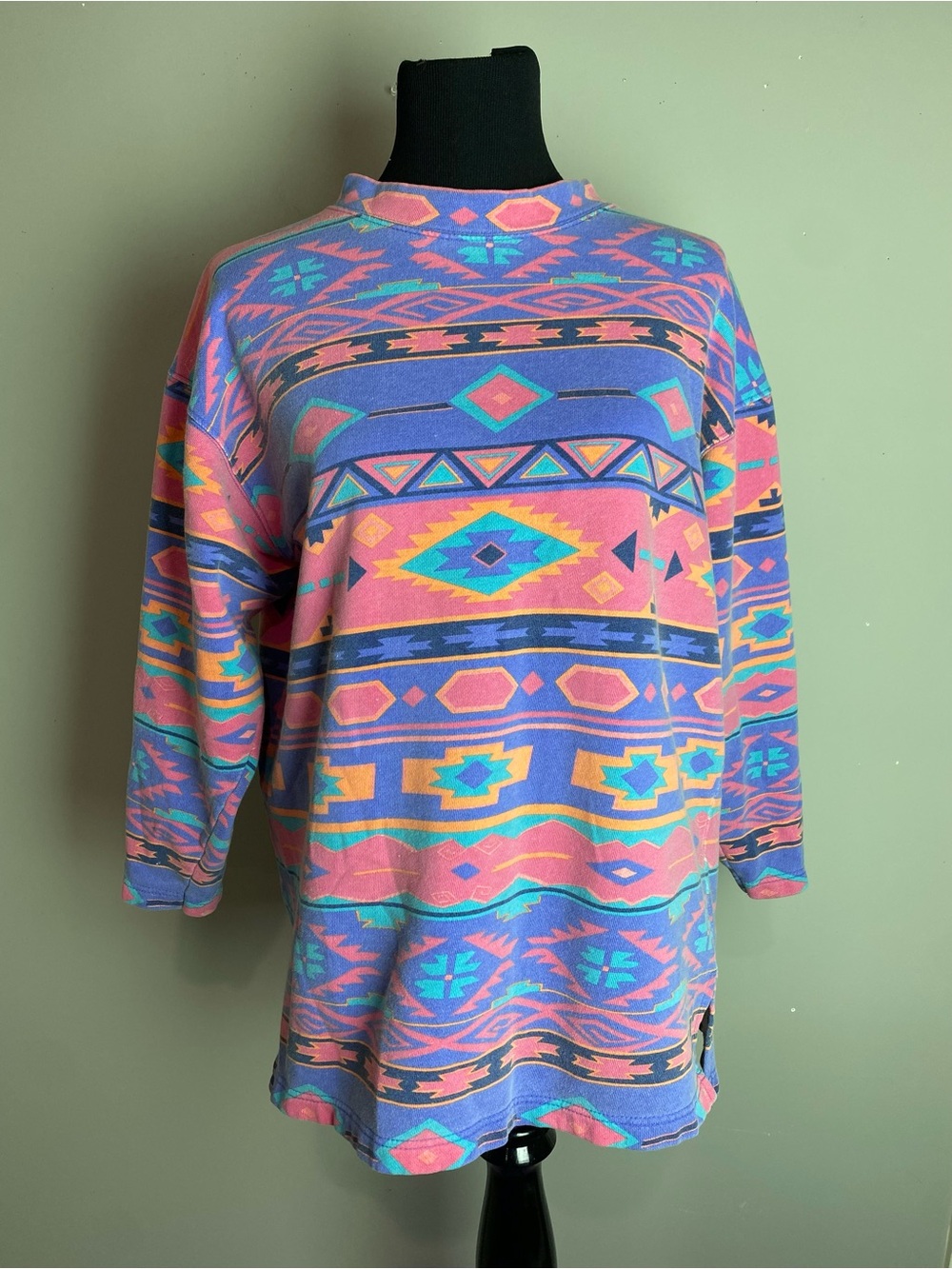 Vintage NUOVO Multicolor Aztec Crewneck Sweatshirt in Pink, Purple & Teal
